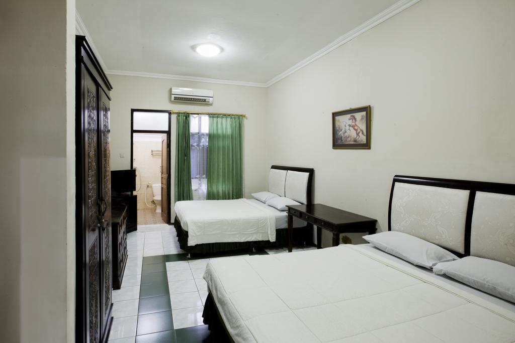 Hotel Galuh Anindita Yogyakarta Exterior photo