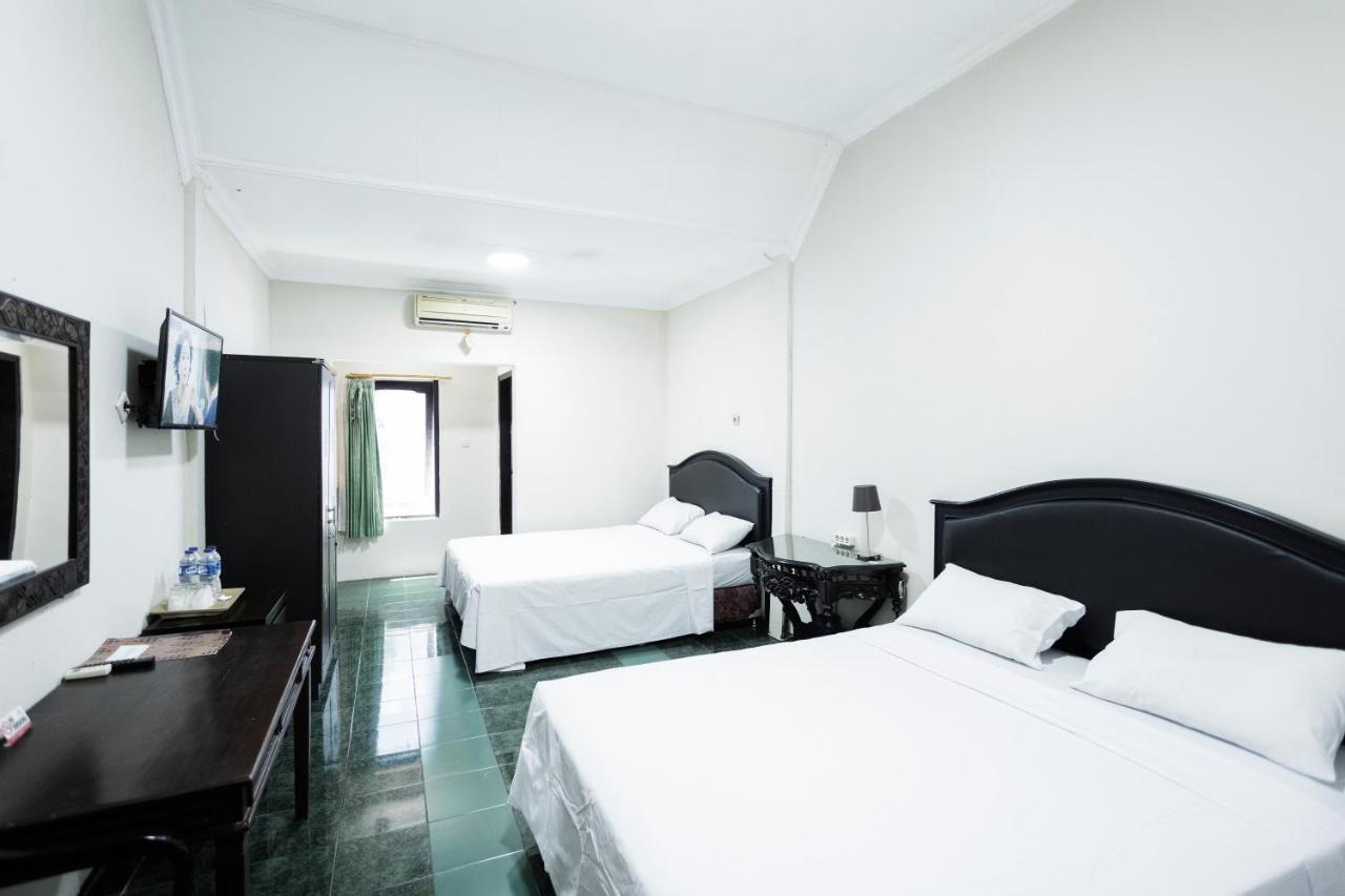 Hotel Galuh Anindita Yogyakarta Exterior photo